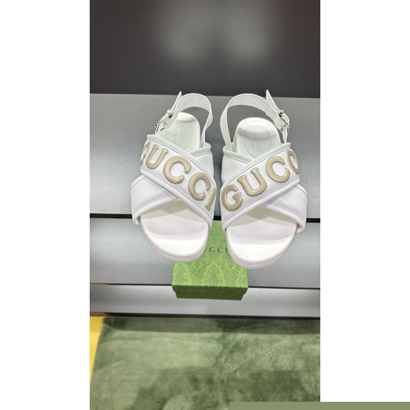 G*u*i sandals